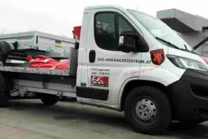 VERMIETUNG PEUGEOT Zugfahrzeug, Autotransporter, Abschlepper, B-Schein tauglich, Zugfahrzeug, 180 PS, Pritschenwagen, Autovermietung, Mietauto, Bootstransporter, Transporter, Baumaterial-Transporter, Abschleppwagen